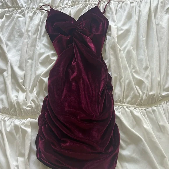 lucy in the sky red velvet dress Bodycon Dress in Velvet Red